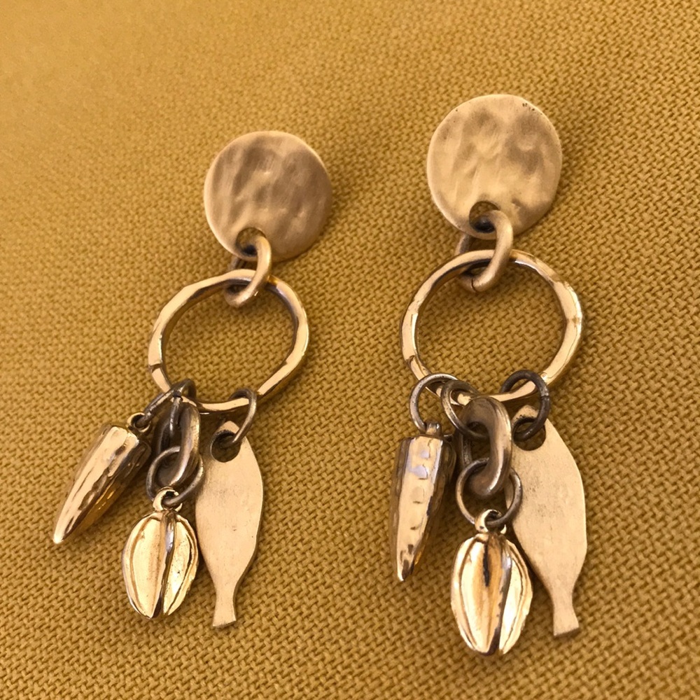 Beautiful gold dangle costume jewelry earrings